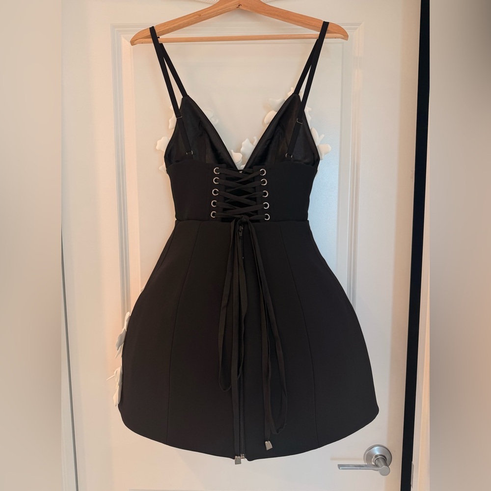 NEW BRONX AND BANCO EMMA MINI Black and White Floral Appliqué Mini Dress - Picture 7 of 10